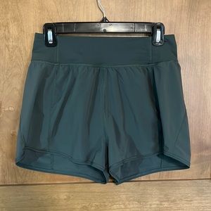 Lululemon Lean In Super High Rise Short 2” size 8 Dark Forest